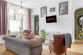 Luxury 2 Bedroom Apartment in Historic Building